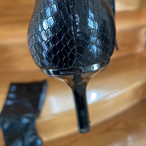 Leather mikael kors stiletto boots excellent condition like new - Picture 2 of 5